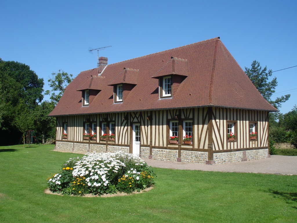 Gîtes de la Croix Blanche - Gîte 12 personnes en Normandie dans le Pays d'Auge, à la campagne, à St Aubin de Scellon près de Thiberville - Eure