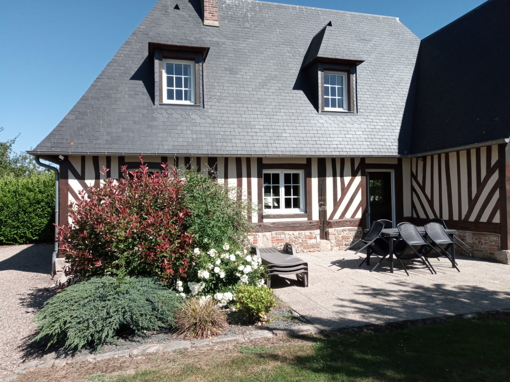 Gîtes de la Croix Blanche - Gîte 8 personnes en Normandie dans le Pays d'Auge, à la campagne, à St Aubin de Scellon près de Thiberville - Eure